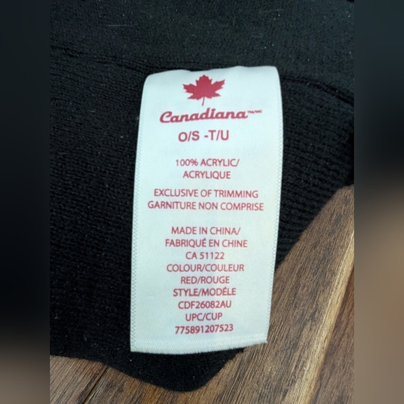Canadiana Plaid Red and Black Beanie One Size - Picture 4 of 4